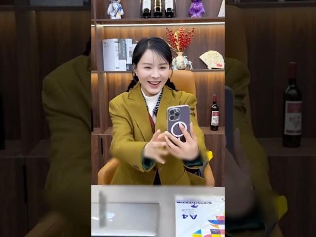 사장실에 무단침입한 배달원