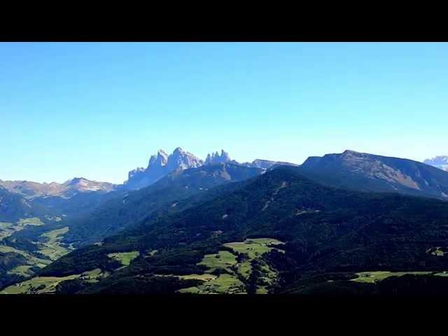 Villanders 180° Ausblick zu den Dolomiten vom Granpanorama Hotel Sambergerhof