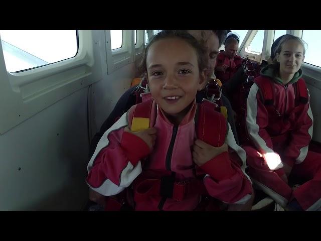 Anna (7 year old kid) goes skydiving. Again!