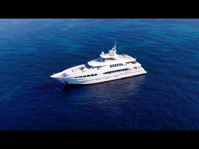 Aerial commercial videography: Boat Benik