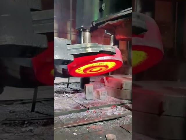 Giant steel wheel forging process- Good tools and machinery make work easy
