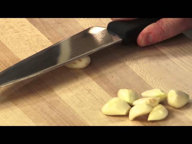 Cooking School: How To Mince Garlic... Fast