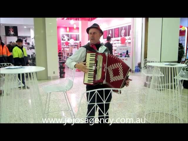 60APC Italian accordion