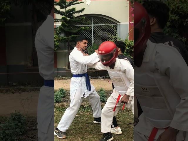 #karate #shorts #self defence #fightscane #roadfight #viral