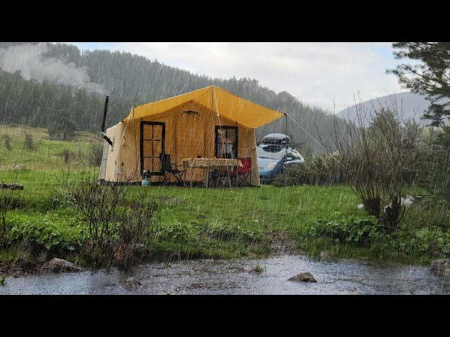 WE CAMPED WITH INFLATABLE TENT WITH STOVE ALONG WITH CHILDREN IN TORRENT RAIN AND THUNDER