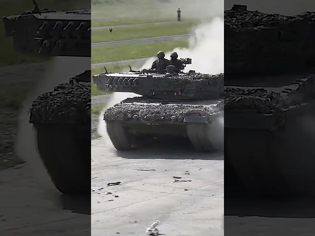 Tank Smashes Through Cars (@MilitaryNotes)