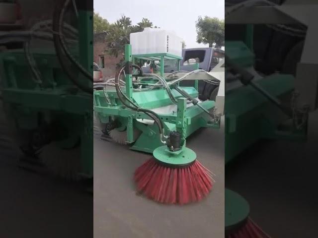 Side brush fitted Hydraulic Road broomer 09737399771