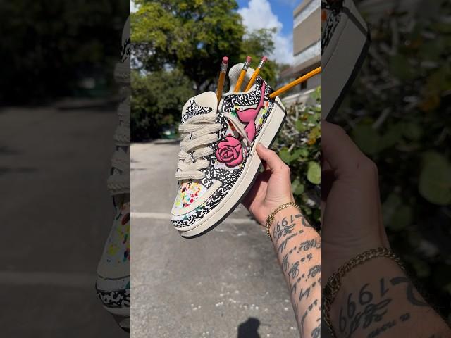 This video is in real time #shoes #kicks #custom #kizo #sneakerhead