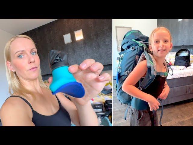 ONZE BACKPACKS iNPAKKEN VOOR DE WERELDREiS  ( Wat zit erin )  | Bellinga Vlog #3226