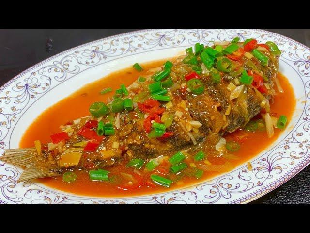 Many people don’t know how to cook home-style braised fish. The chef  tutorial in detail