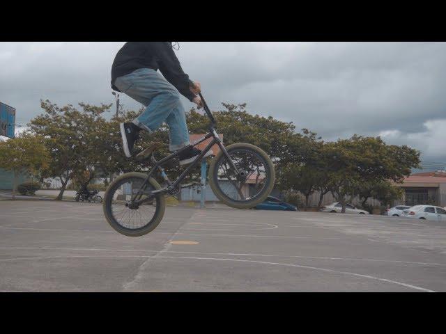 BMX - How to crankflip with Rafael Delgado