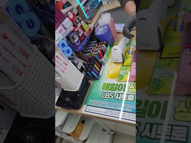 블루아카 편의점 콜라보, 빵을 POS기에 찍어봤더니... 점장님 반응이?