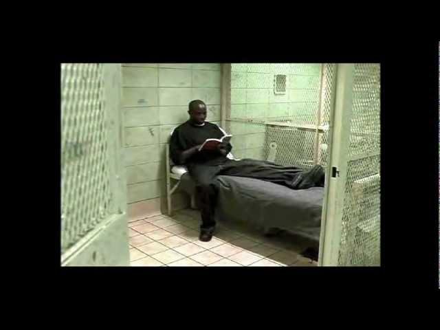 THE WIRE: "Omar in Jail" (Edited) excerpts from THE WIRE Season 4 (with english subs)