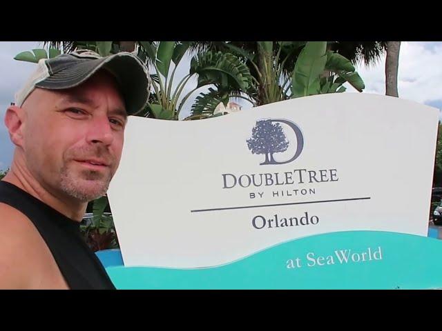 Staying at one of the BEST hotel/resorts in Orlando's THEME PARK DISTRICT.  Full tour, and review!!