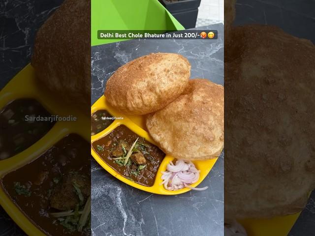 Delhi famous chole Bhature in Just 200/- #cholebhaturestreetfood #streetfood #indianfood #foodie