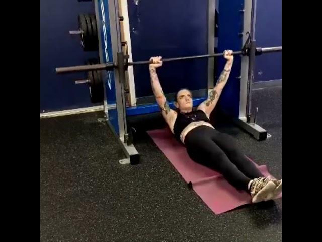 Team Blaha Lifter Michelle Training Abs! #bodybuilding