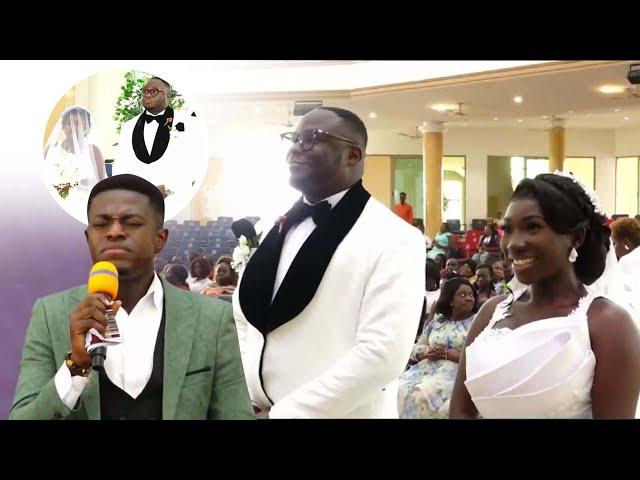 Kweku Teye Leads Worship at The Wedding of This Beautiful Couple