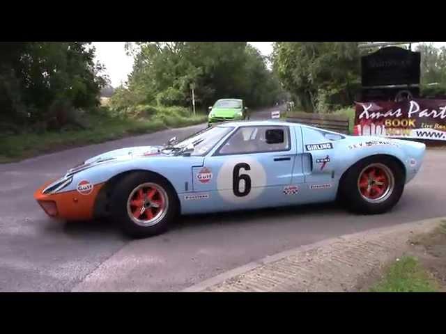 Gulf Racing Ford GT40 - Sound and Accelerations!