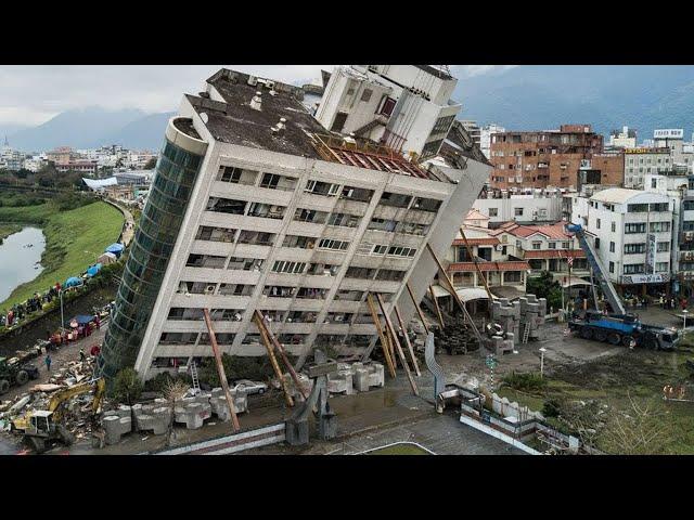 Extreme Dangerous Building Demolition Skills, Heavy Equipment Excavator Machines Destroy Building