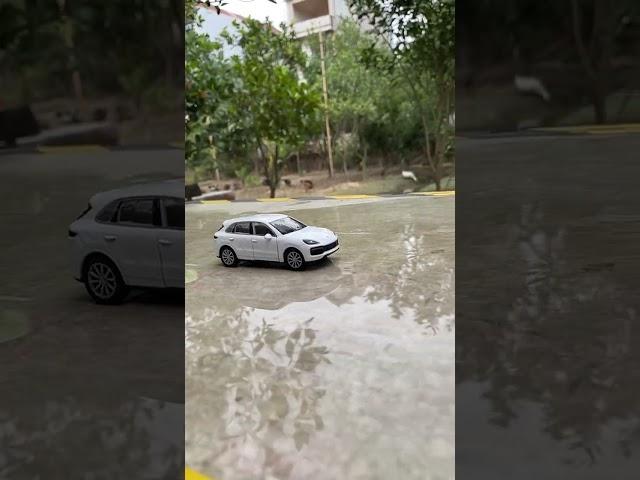 Cars Fall In The Water Welly Cars