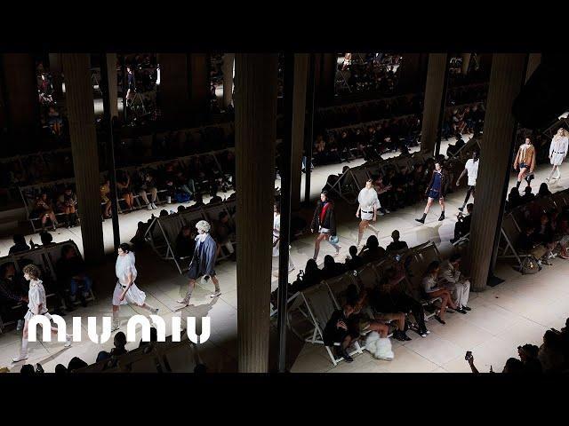 Miu Miu | Fall/Winter 2022 Fashion Show