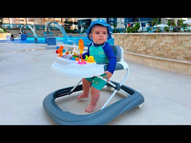 ДИМЕ 8 МЕСЯЦЕВ  УЧИМСЯ ХОДИТЬ!