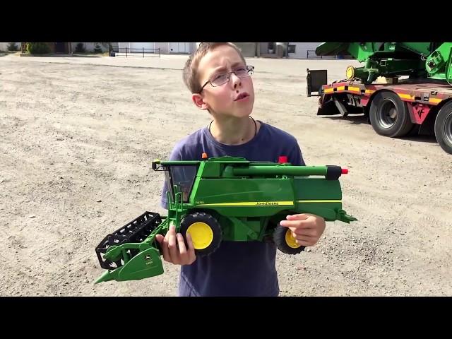 Игрушки Bruder Комбайн John Deere Обзор и игра. Спецтехника для детей. Bruder toys. Юра и Nick Turbo