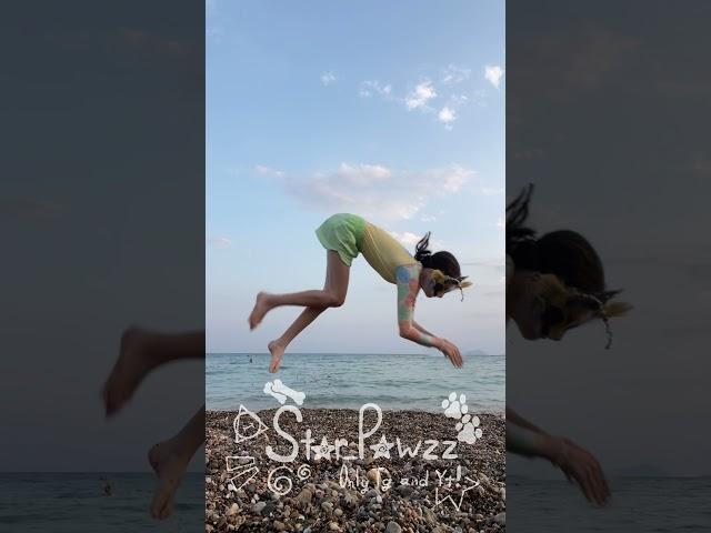 On the beach!! #cassiopeia #starpawzz #therian #beach #antizoo