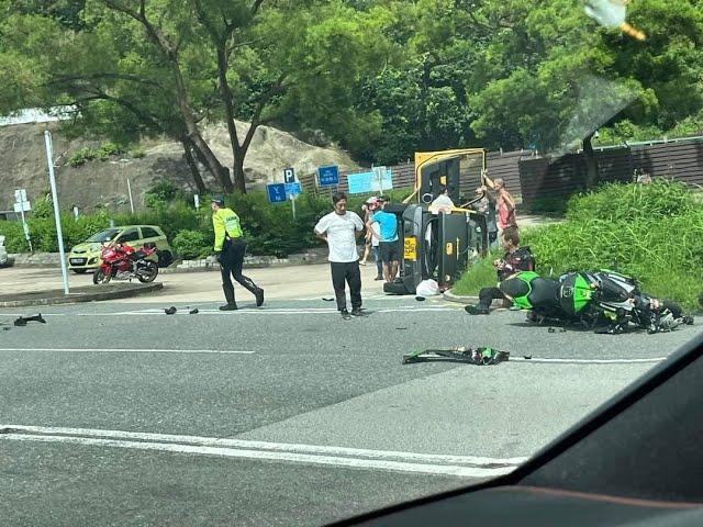 車CAM直擊 - 大埔道 電單車與私家車相撞 事發經過