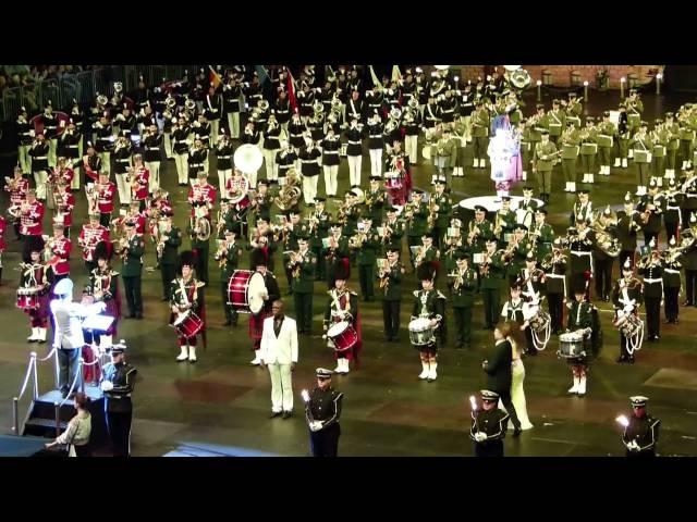 Auld Lang Syne (pipes & drums)  @ Musikparade Lanxess Arena Köln