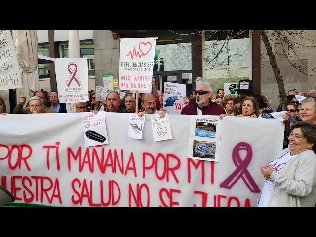 Concentración de la ciudadanía por una sanidad digna en Cáceres,