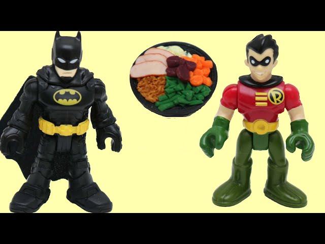 Batman & Superhero Friends Celebrate Thanksgiving