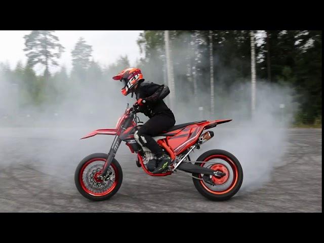 Supermoto stunts//KTM 450 EXC