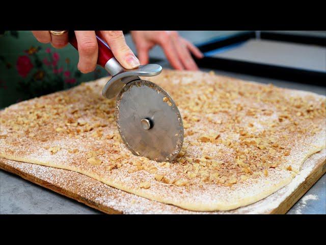 This is how cakes used to be baked for Christmas. Recipe from old times