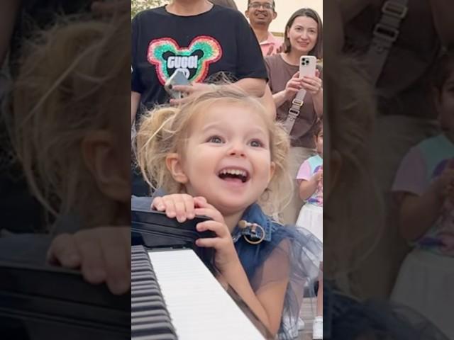 This 3 year old SINGER shocked EVERYONE ! 