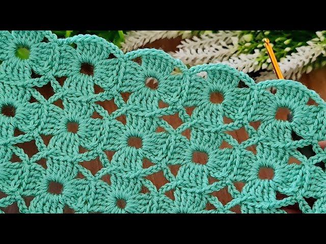 This crochet pattern is absolutely amazing! Unique crochet stitch ! vest blanket model