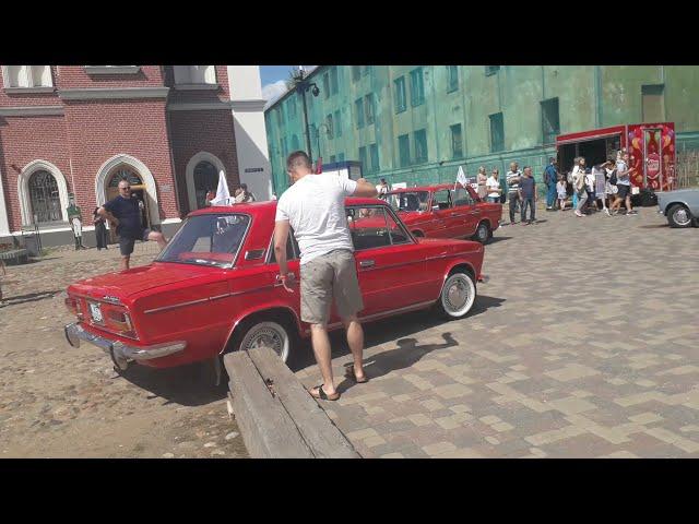 Парад Ретро автомобилей. Крепость.Даугавпилс. Латвия. 01.08.2021.