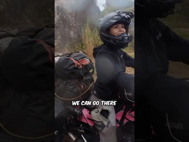 Nobody saw!🫣 ps. Don’t do that! @MarcTravels @fernanda4ever #electricmotorcycle #thailand #adv