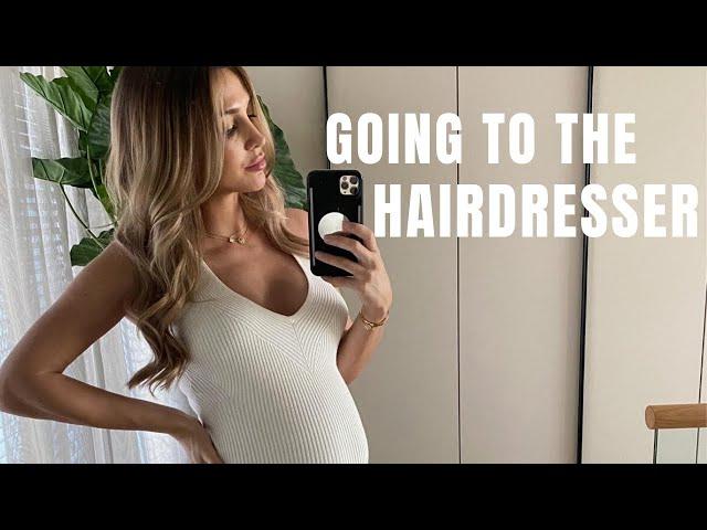 Going to the Hairdresser - Ann-Kathrin Götze