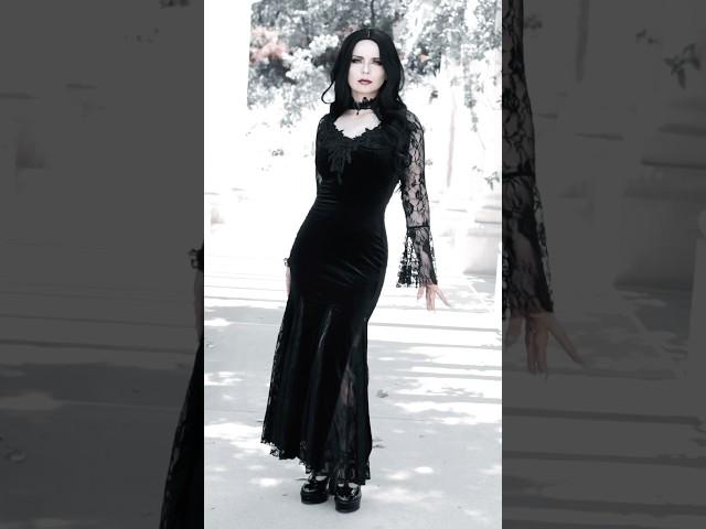 velvet dress .. yay or nay? #andreanet #darkfashion #gothgirl #altmodel