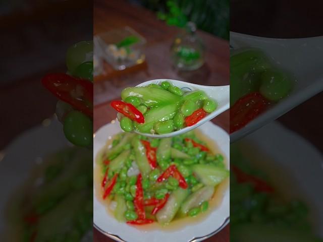 这个季节的丝瓜很新鲜，简单的做个丝瓜炒毛豆，简单美味，好吃又下饭#家常菜#丝瓜炒毛豆 #chinafood #food #中国菜