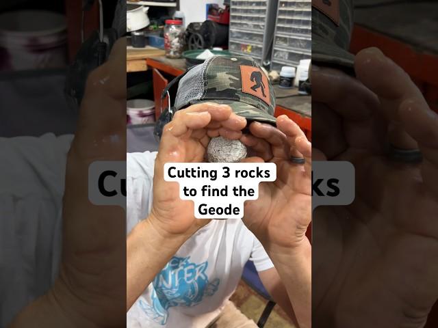 Cutting 3 rocks to find the geode