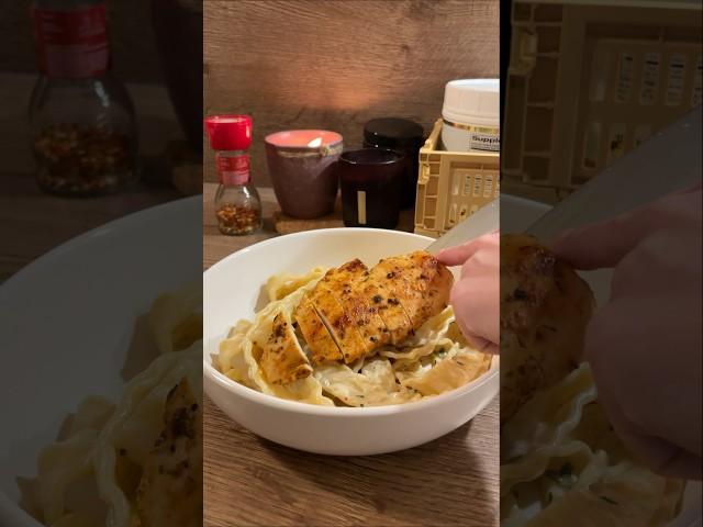 Creamy chicken alfredo #pastarecipe #chickenrecipe #shorts