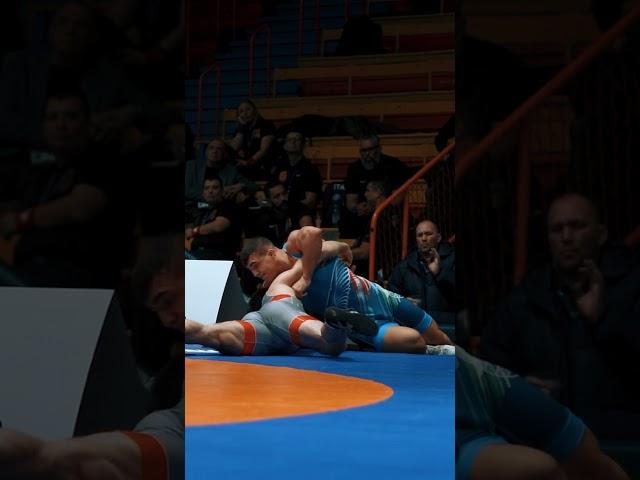Alan OSTAEV (AIN) humbles world champ David LOSONCZI  9-0 in the first round 