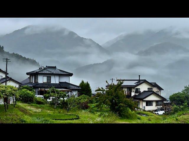 Walking in the Rain, Japanese Countryside village Nakasendo Nature Walk, Rain and City Sounds