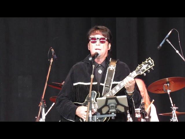 MARK BARNETT As ROY ORBISON:"Crying"
