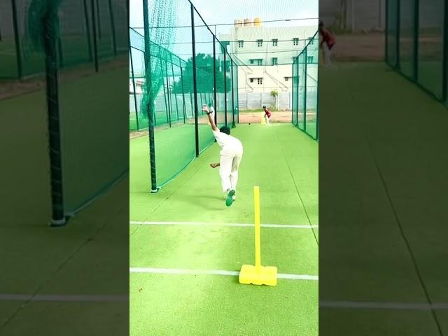 How to in swing #yoitubeshorts #cricket #cricketcoaching #bowling #shortcricket #viralvideo #foryou