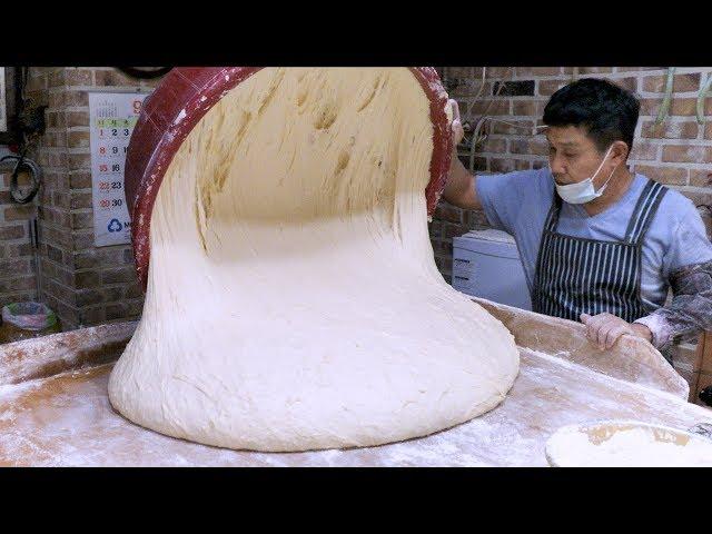 Career 43 years, donut master, Amazing skill of Making twisted doughnuts, Korean street food