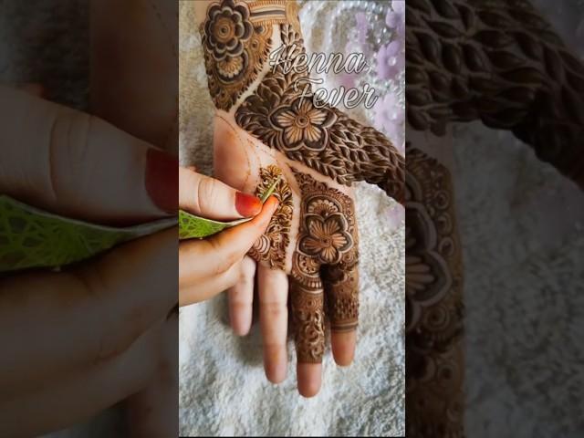 Beautiful Unique Intricate Patch Mehndi Henna Design  Floral Leaves Mehandi #mehndi #henna #floral