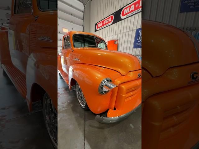 1948 GMC truck vs Maniac Line shines 